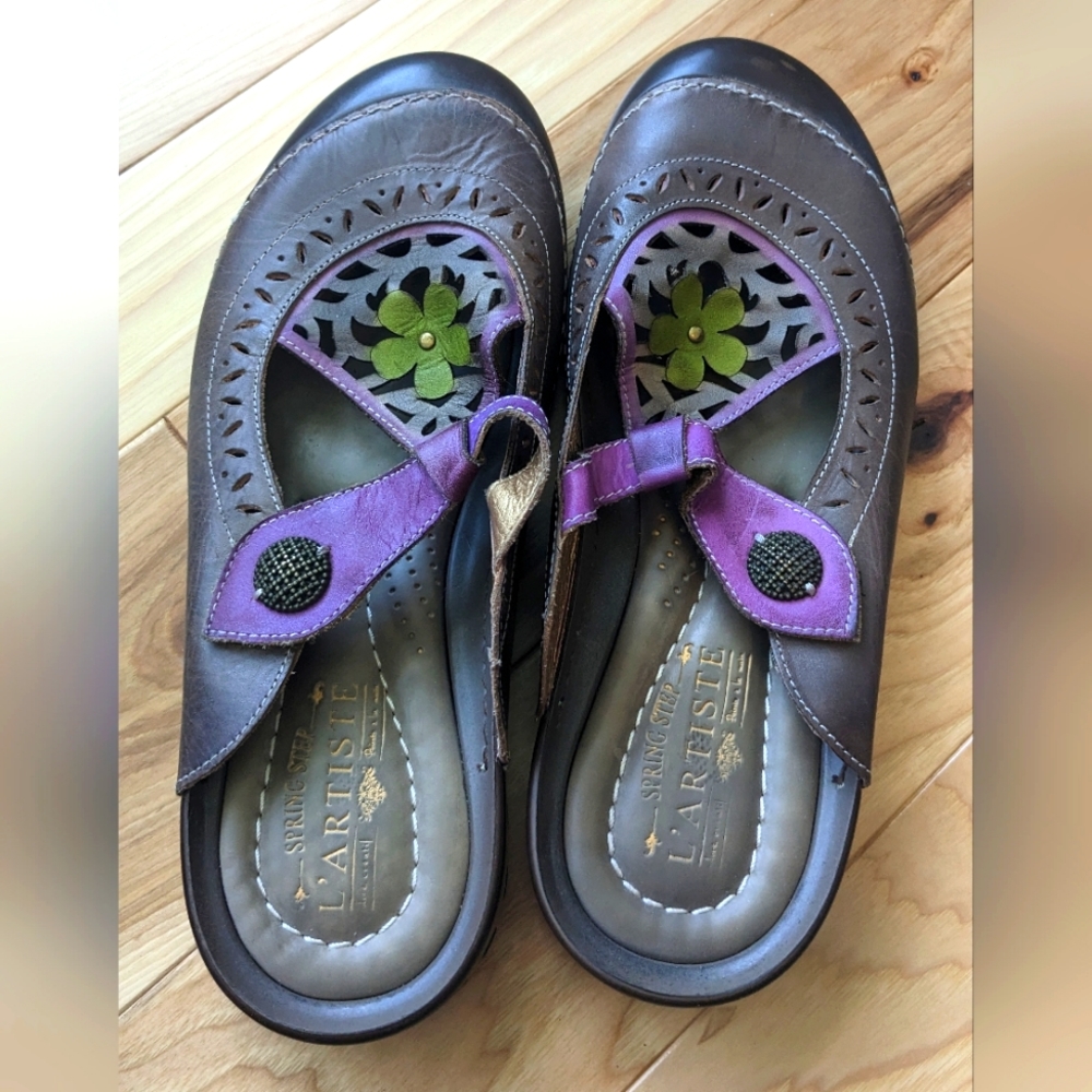 L'Artiste Spring Step Gorgeous Leather Artisan Clogs -  Like New
